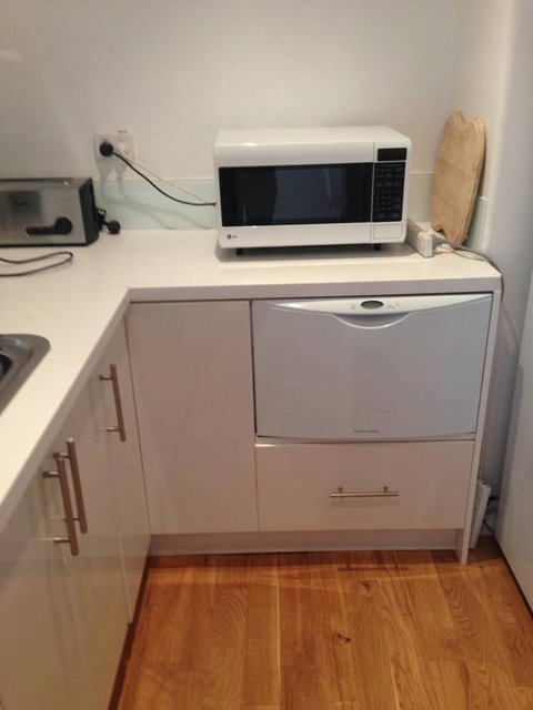 Hobart Colonial Apartment - Taree Accommodation 3