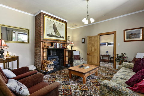Casilda House - Taree Accommodation 9