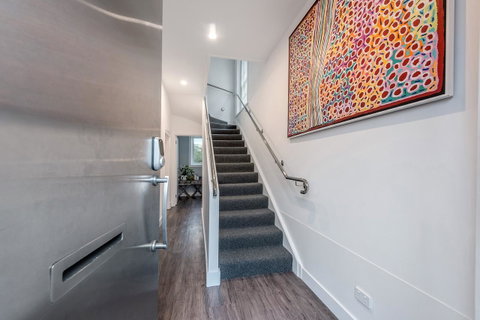 City Retreat Hobart - Taree Accommodation 4