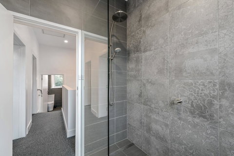 City Retreat Hobart - Taree Accommodation 10