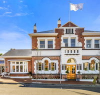 Cygnet Old Bank - Taree Accommodation