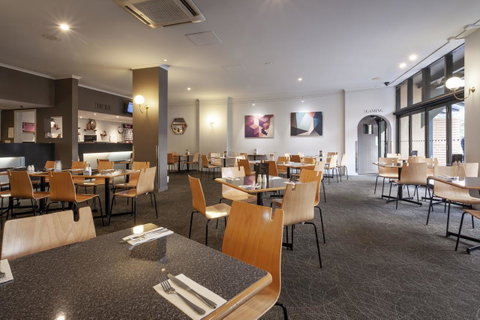Black Buffalo - Taree Accommodation 19