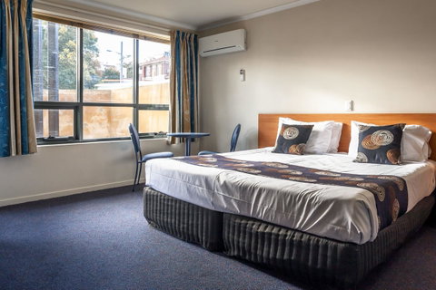 Black Buffalo - Taree Accommodation 8