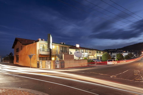 Black Buffalo - Taree Accommodation 15