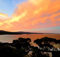 DOLPHIN LOOKOUT COTTAGE - amazing views of the Bay of Fires - Taree Accommodation