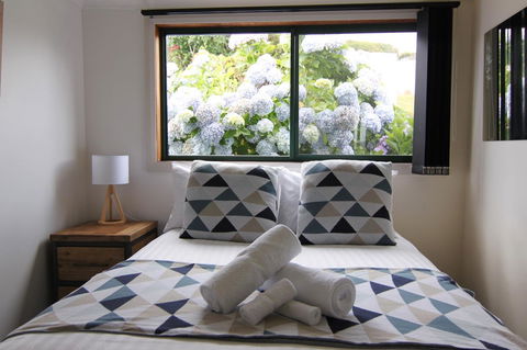 DOLPHIN LOOKOUT COTTAGE - Amazing Views Of The Bay Of Fires - Taree Accommodation 6