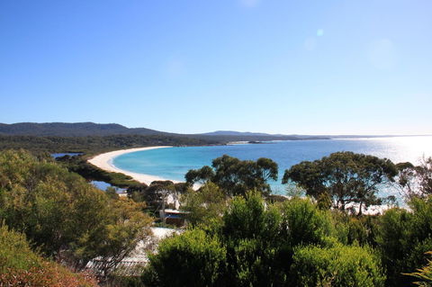 DOLPHIN LOOKOUT COTTAGE - Amazing Views Of The Bay Of Fires - Taree Accommodation 9
