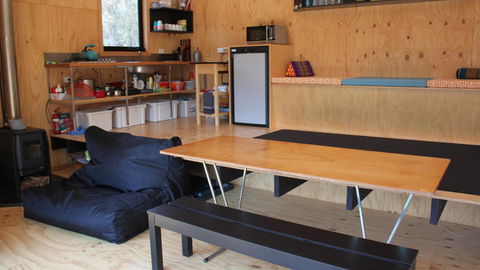 BAY OF FIRES ECO HUT Off Grid Experience At Binalong Bay - Taree Accommodation 6