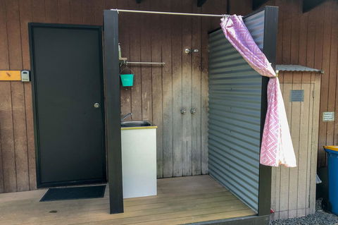 BAY OF FIRES ECO HUT Off Grid Experience At Binalong Bay - Taree Accommodation 17