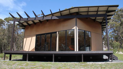 BAY OF FIRES ECO HUT Off Grid Experience At Binalong Bay - Taree Accommodation 21