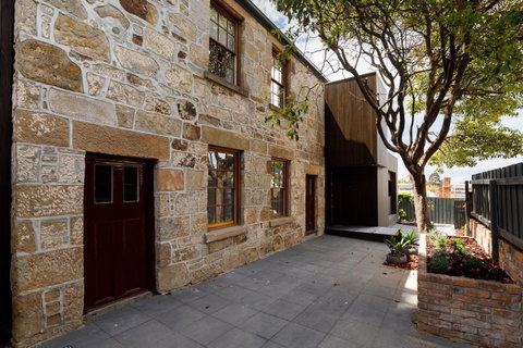 Blue Magnolia - Taree Accommodation 2