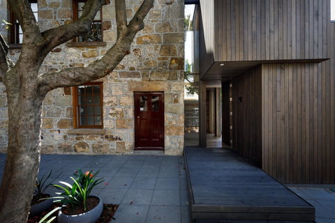 Blue Magnolia - Taree Accommodation 0
