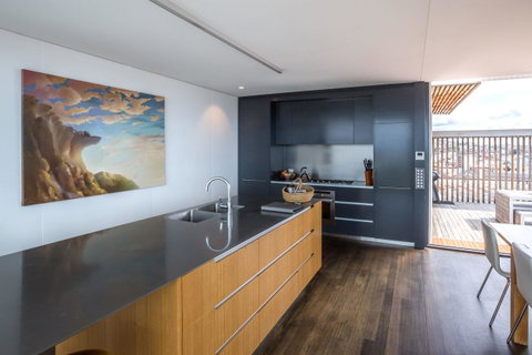 Avalon City Retreat - Taree Accommodation 7