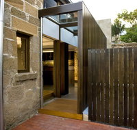 Stone Flower - Taree Accommodation
