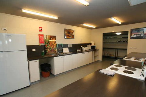 Swansea Backpacker Lodge - Taree Accommodation 13