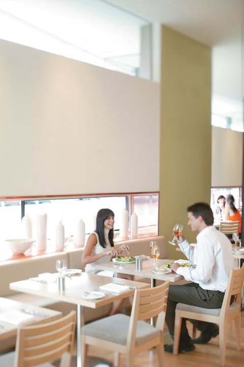 Crown Promenade Melbourne - Taree Accommodation 12