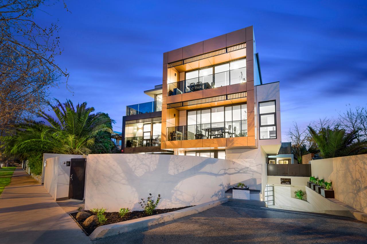 Armadale North VIC Taree Accommodation