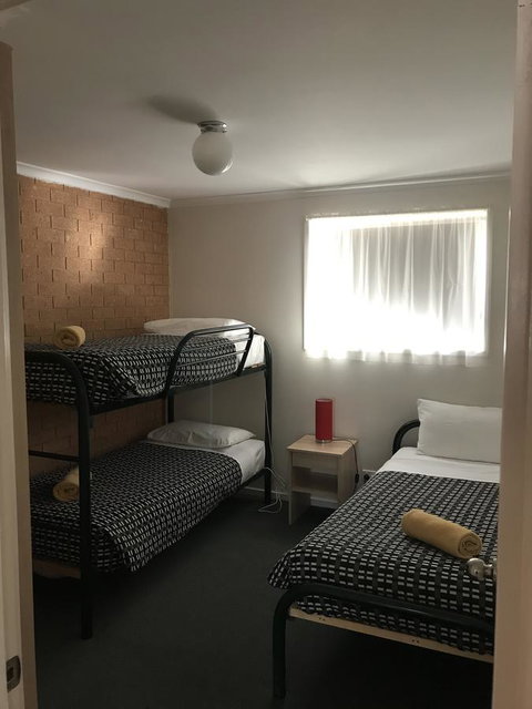 Beachcomber Motel & Apartments - Taree Accommodation 10