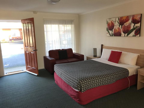 Beachcomber Motel & Apartments - Taree Accommodation 1