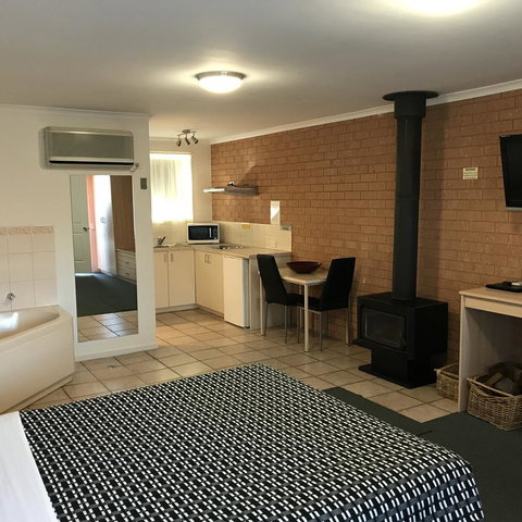 Beachcomber Motel & Apartments - Taree Accommodation 6