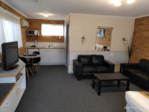 Coachman Motel And Holiday Units - Taree Accommodation 24