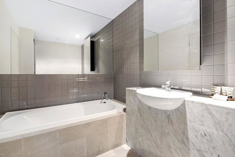 ULTIQA Little Collins (located At The Hero Apartment Building) - Taree Accommodation 15