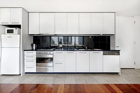 ULTIQA Little Collins (located At The Hero Apartment Building) - Taree Accommodation 7