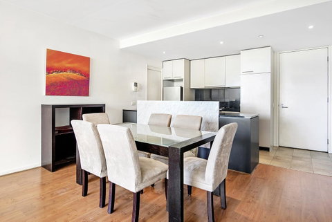 ULTIQA Little Collins (located At The Hero Apartment Building) - Taree Accommodation 17