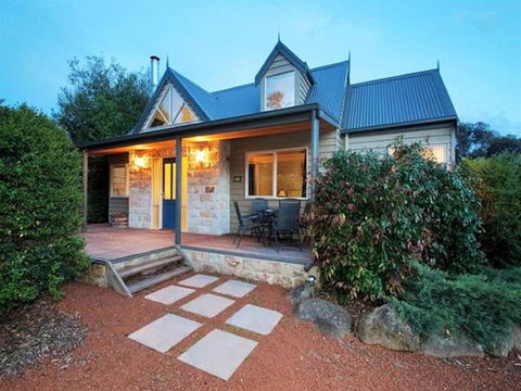 Two Truffles Cottages - Taree Accommodation 0