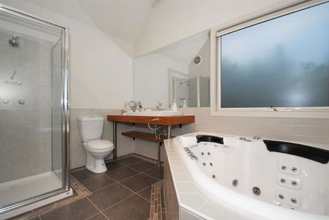 Two Truffles Cottages - Taree Accommodation 7