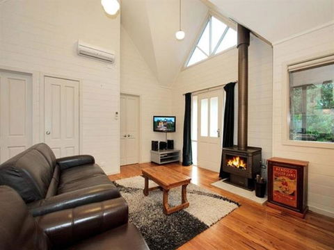 Two Truffles Cottages - Taree Accommodation 5