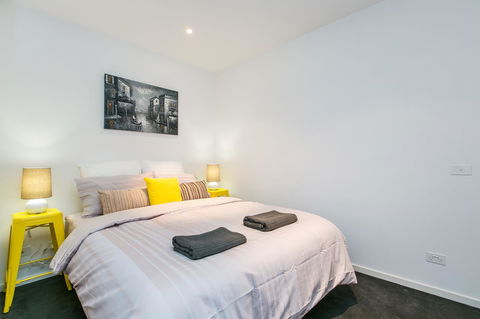 Complete Host The River Apartments - Taree Accommodation 2