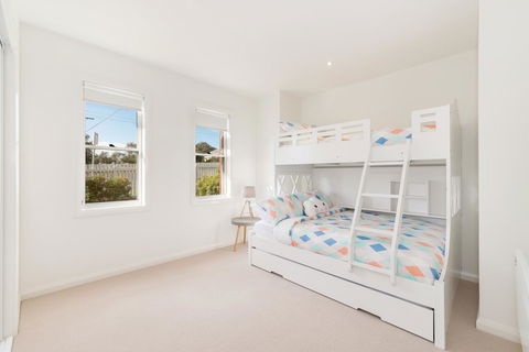 Beach Belle - Taree Accommodation 13