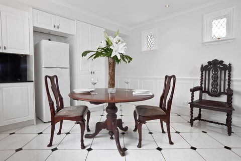 The Castle On Tamborine - Taree Accommodation 2