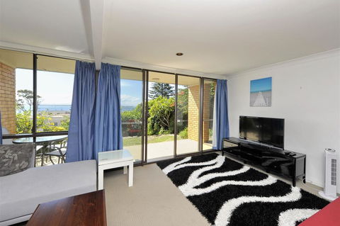 The Crest Unit 5 - Shoal Bay - Taree Accommodation 2