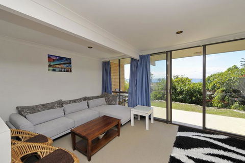 The Crest Unit 5 - Shoal Bay - Taree Accommodation 3