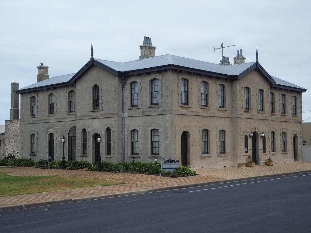 Port Macdonnell SA Taree Accommodation