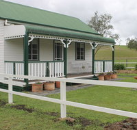 The Dollhouse Cottage - Taree Accommodation