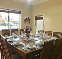 The Entertainer - Downtown Orange Sleeps 11 - Taree Accommodation