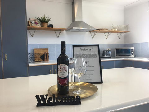 The Gathering Ground - Spacious Entertainer In Toowoomba City - Taree Accommodation 2