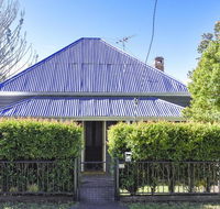The Grey House - Taree Accommodation