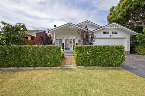 The Hamptons Beach House On Dutchies - Taree Accommodation 2