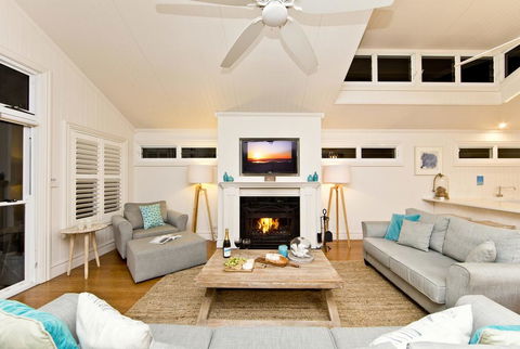 The Hamptons Beach House On Dutchies - Taree Accommodation 1