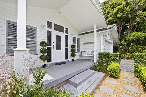 The Hamptons Beach House On Dutchies - Taree Accommodation 3