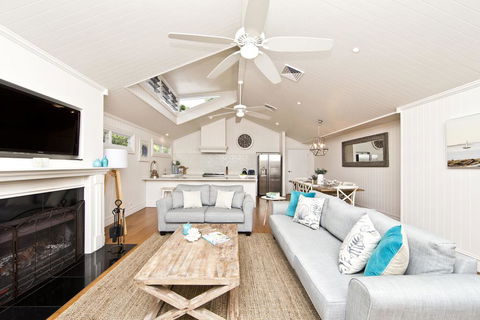 The Hamptons Beach House On Dutchies - Taree Accommodation 0