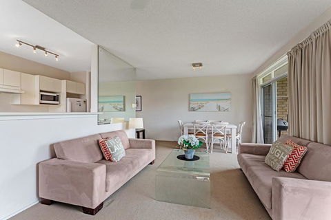 The Helm, Unit 1, 22 Voyager Close - Taree Accommodation 3