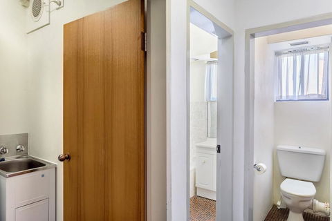 The Helm, Unit 3/22 Voyager Close - Taree Accommodation 2
