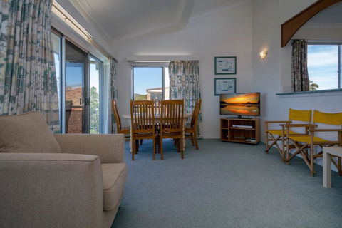 The Helm, Unit 5, 22 Voyager Close - Taree Accommodation 2