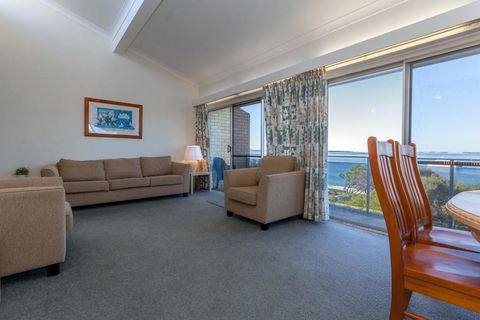 The Helm, Unit 5, 22 Voyager Close - Taree Accommodation 1