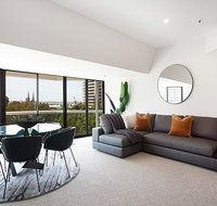 THE HYDEAWAY-LUXE HYDE PARK CITY APARTMENT-hosted by LAbode Accommodation - Taree Accommodation